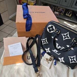 Louis Vuitton Black Speedy Bandoulière 25